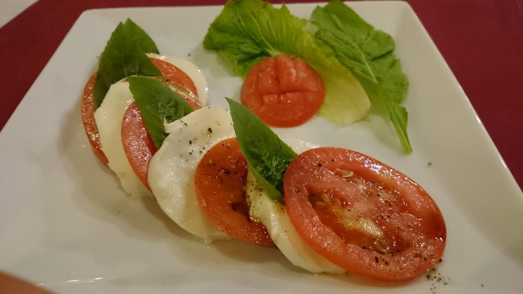 Bellmans Restaurant & Guesthouse Karon Екстериор снимка