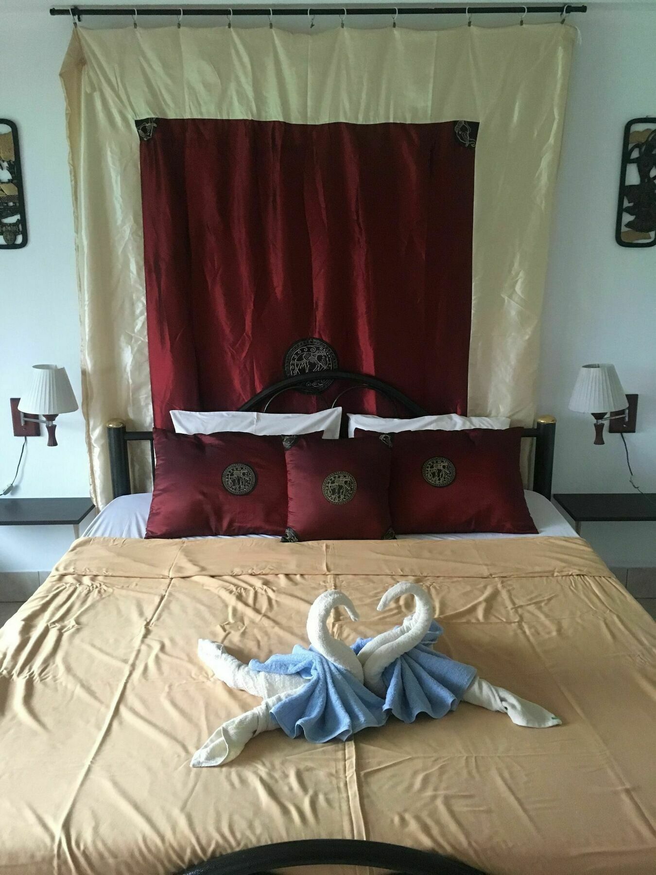 Bellmans Restaurant & Guesthouse Karon Екстериор снимка