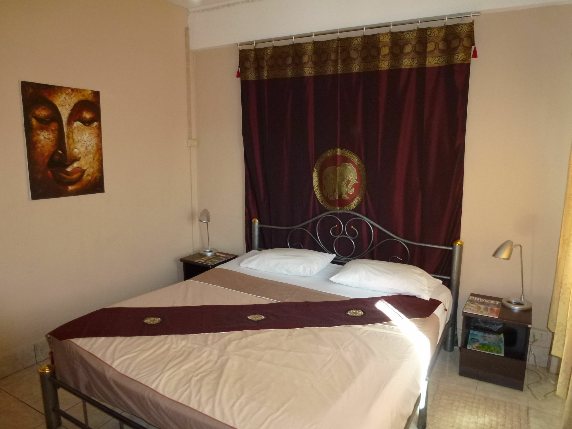 Bellmans Restaurant & Guesthouse Karon Екстериор снимка