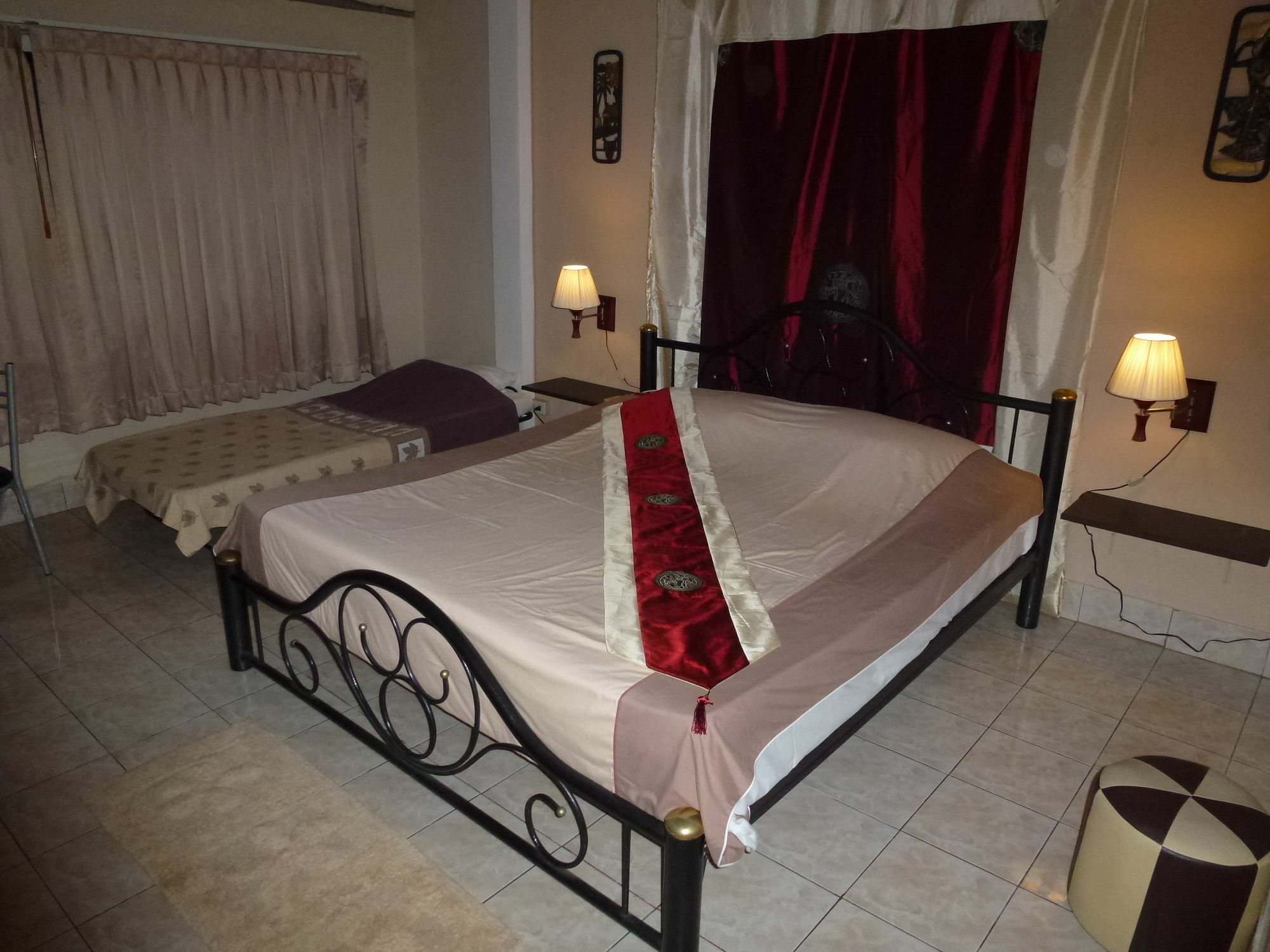 Bellmans Restaurant & Guesthouse Karon Екстериор снимка