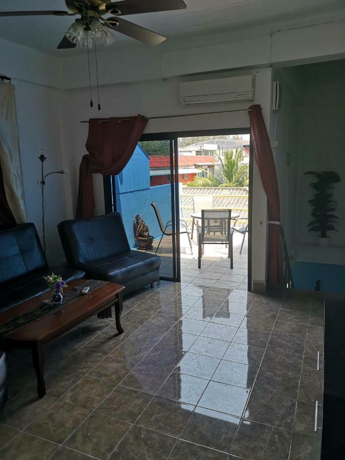 Bellmans Restaurant & Guesthouse Karon Екстериор снимка