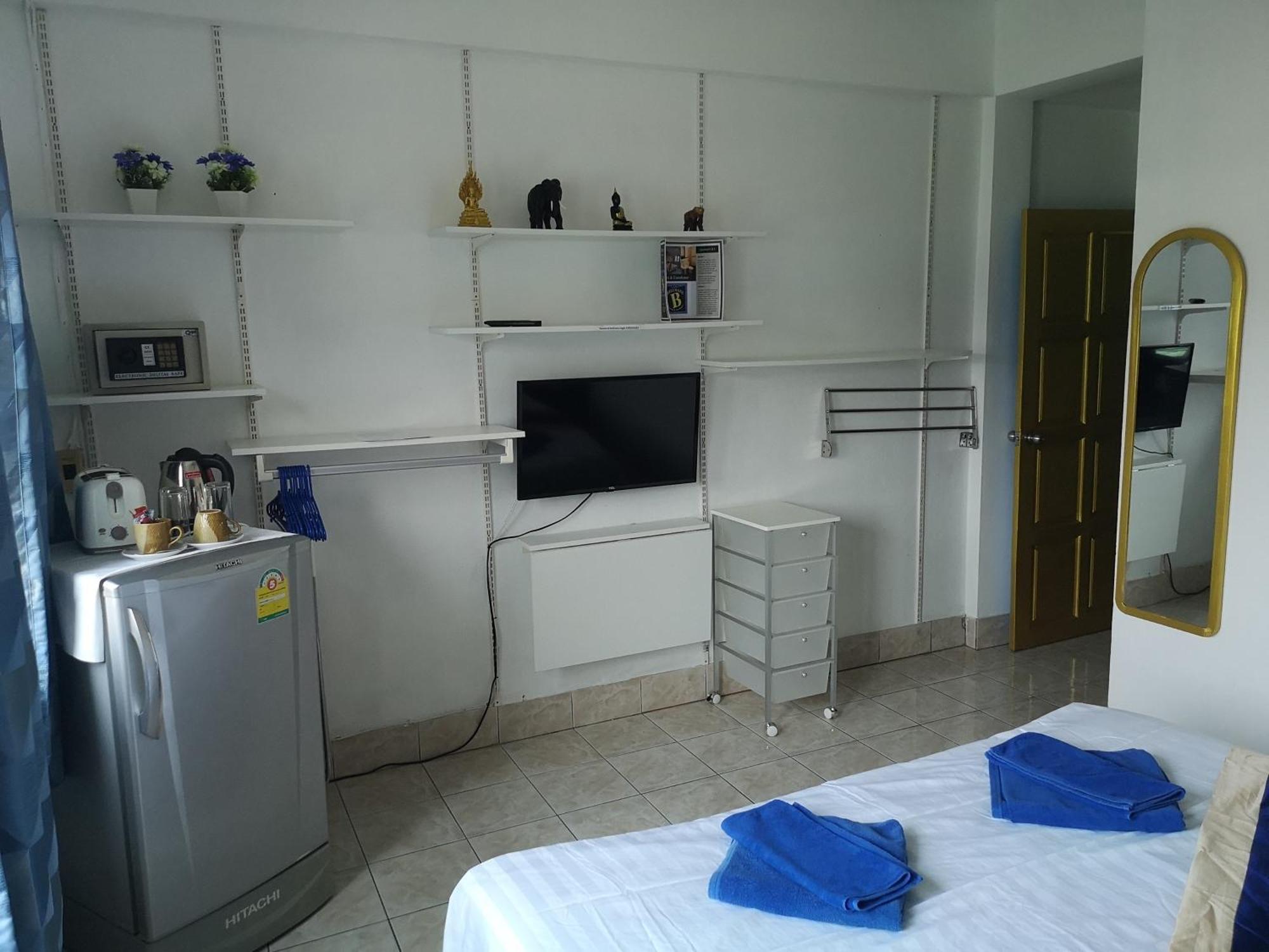 Bellmans Restaurant & Guesthouse Karon Екстериор снимка