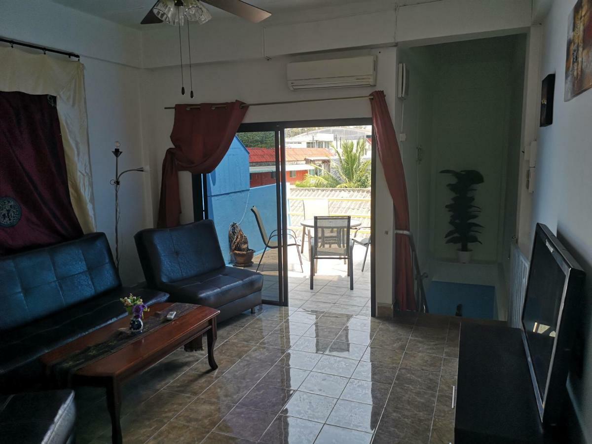 Bellmans Restaurant & Guesthouse Karon Екстериор снимка