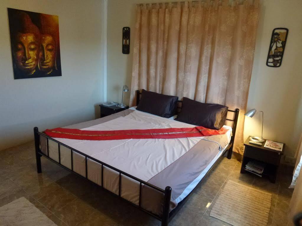 Bellmans Restaurant & Guesthouse Karon Екстериор снимка